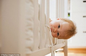 Tại sao bé yêu nằm mãi không chịu ngủ?