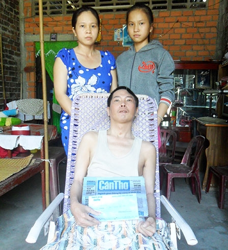 Trao tiền từ thiện