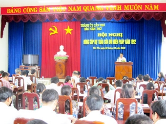 Quy định của Hiến pháp 
về chính quyền địa phương