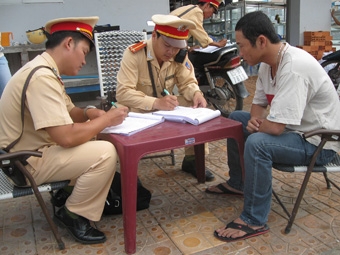 Tăng cường tuần tra, kiểm soát 
trật tự an toàn giao thông