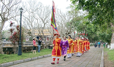 Về miền di sản cố đô mùa Festival