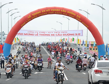 Thông xe đưa vào sử dụng cầu 3-2