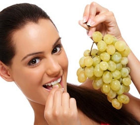 Ăn nho giúp giảm đau khớp gối