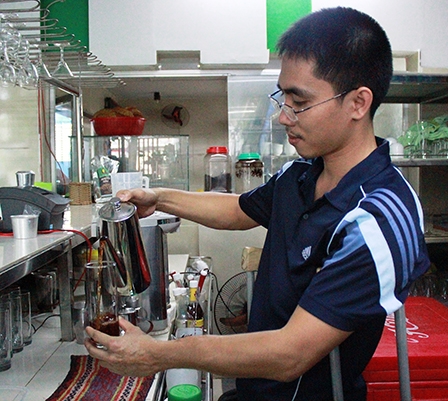 Lạc quan trên đôi chân “kim loại”