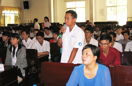 Để sinh viên có việc làm sau khi tốt nghiệp