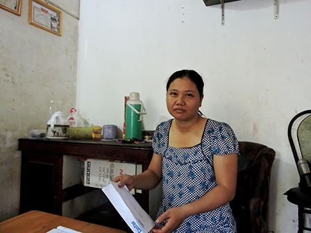 Trao tiền từ thiện