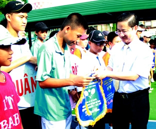 Khai mạc Giải Vô địch quần vợt thanh thiếu niên
toàn quốc 2014