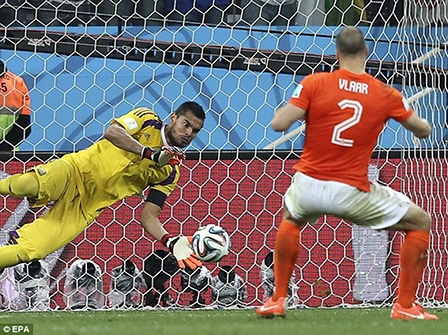 Sergio Romero 
luôn biết tỏa sáng đúng lúc