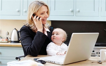 Vì sao các bà mẹ không nên 
đi làm sớm sau khi sinh con?