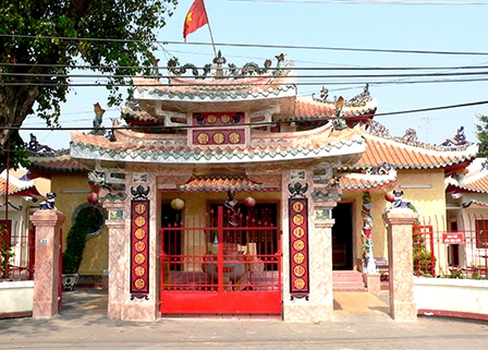 Tín ngưỡng thờ các anh hùng 
kháng Pháp ở Nam bộ