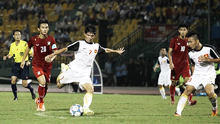 U21 VIỆT NAM - U21 THÁI LAN: 1-1 
U21 Việt Nam gặp “đàn em” U19 HAGL JMG