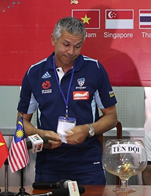 Tin bên lề