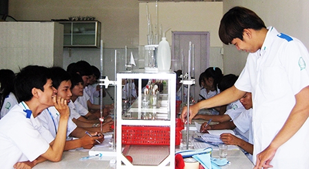 Trường Trung cấp Miền Tây TP Cần Thơ khai giảng năm học mới