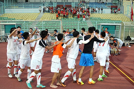 Sao không dự ?