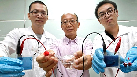 Phát triển kính cửa sổ tự động đổi màu
