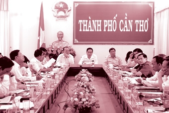 Tập trung thúc đẩy thực hiện tốt kế hoạch phát triển
kinh tế-xã hội năm 2015 ngay từ đầu năm
