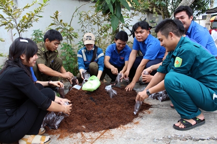 Thanh niên chung tay xây dựng nông thôn mới