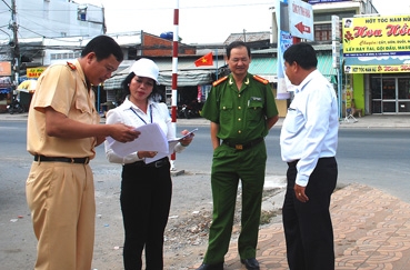 LẮP ĐẶT ĐÈN CẢNH BÁO GIAO THÔNG TRÊN ĐỊA BÀN QUẬN CÁI RĂNG