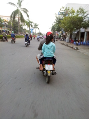 Nâng cao ý thức chấp hành quy định 
về giao thông cho học sinh tiểu học