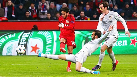 Hakan Calhanoglu  
Niềm cảm hứng mới của Bayer Leverkusen