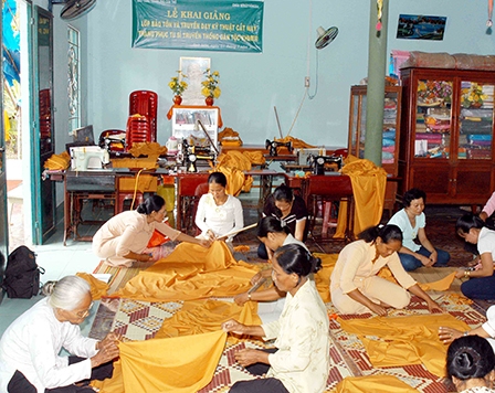 Bảo tồn và phát huy di sản văn hóa 
dân tộc Khmer tại Cần Thơ