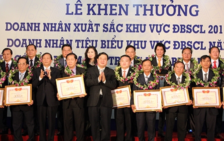 Tôn vinh doanh nhân và doanh nghiệp tiêu biểu ở ĐBSCL