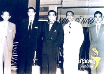 Từ trang báo kịch trường 
đến Giải thưởng Thanh Tâm