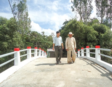 Tín đồ Phật giáo Hòa Hảo 
chung tay xây dựng nông thôn mới