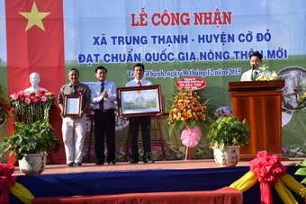 CÔNG NHẬN XÃ NÔNG THÔN MỚI TRUNG THẠNH