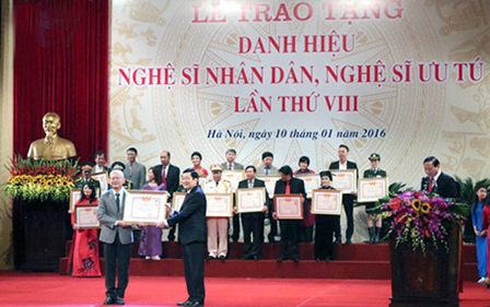 479 nghệ sĩ được phong tặng danh hiệu
Nghệ sĩ Nhân dân, Nghệ sĩ Ưu tú
