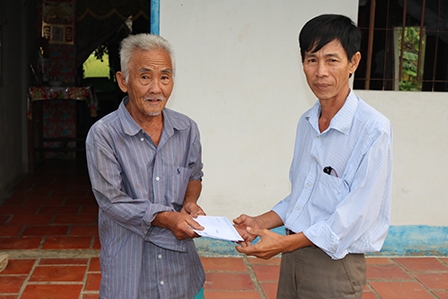 TRAO TIỀN TỪ THIỆN