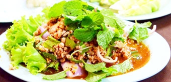 Món ăn mang lại may mắn 
đầu năm