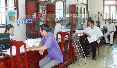 NÂNG CAO TRÁCH NHIỆM CÁN BỘ, CÔNG CHỨC,
VIÊN CHỨC TRONG CÔNG TÁC CẢI CÁCH HÀNH CHÍNH