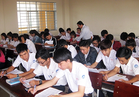 Giáo viên, học sinh
bắt đầu “chạy nước rút”