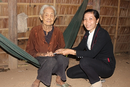 TRAO TIỀN TỪ THIỆN