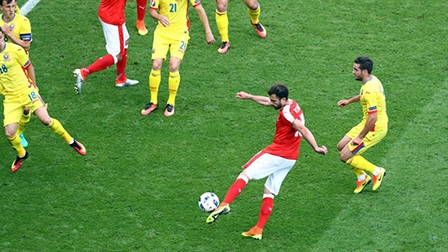 Romania  Thụy Sĩ: 1-1 
Mehmedi đem lại trận hòa cho Thụy Sĩ