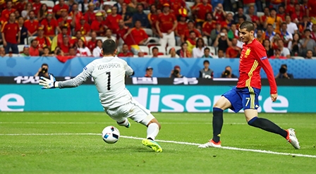 Tây Ban Nha - Thổ Nhĩ Kỳ: 3-0 

"Những đấu sĩ bò tót" thể hiện sức mạnh