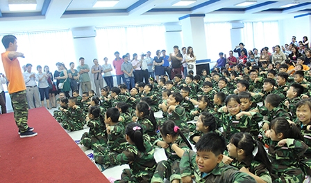 100 thiếu nhi tham gia chương trình “Học kỳ quân đội thiếu nhi” năm 2016
