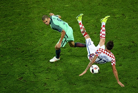 Bồ Đào Nha  Croatia: 1-0 

Nghiệt ngã với Croatia