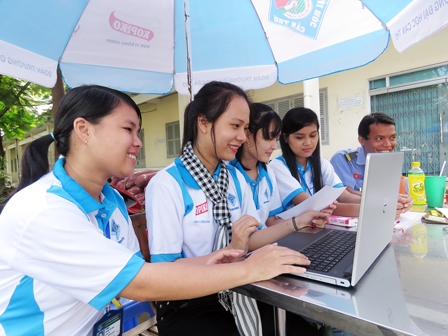 Cho một mùa thi