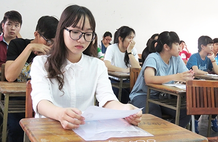 Hơn 800 ngàn thí sinh cả nước làm thủ tục dự thi THPT Quốc gia năm 2016