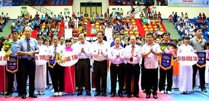 Hơn 850 VĐV tranh tài Giải vô địch Taekwondo các lứa tuổi trẻ toàn quốc năm 2016