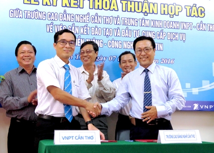 Ký kết hợp tác đào tạo nhân lực công nghệ thông tin