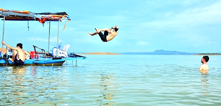Lênh đênh biển hồ