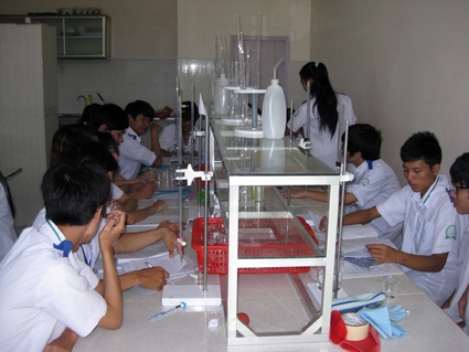Để nâng cao chất lượng, hiệu quả 
hệ giáo dục chuyên nghiệp
