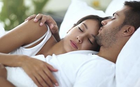Vợ chồng càng quan tâm nhau thì càng ngủ ngon