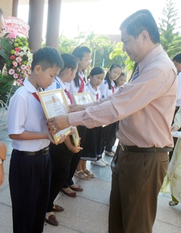 Ươm mầm tài năng trẻ