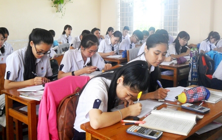 “Chạy” thi