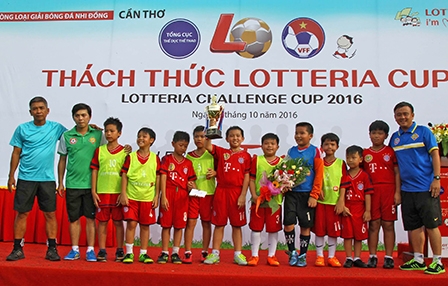 Đội Tiểu học Võ Trường Toản vô địch