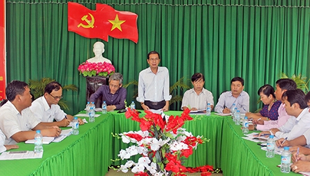 Lãnh đạo thành phố kiểm tra tình hình xây dựng
nông thôn mới xã Thạnh Quới